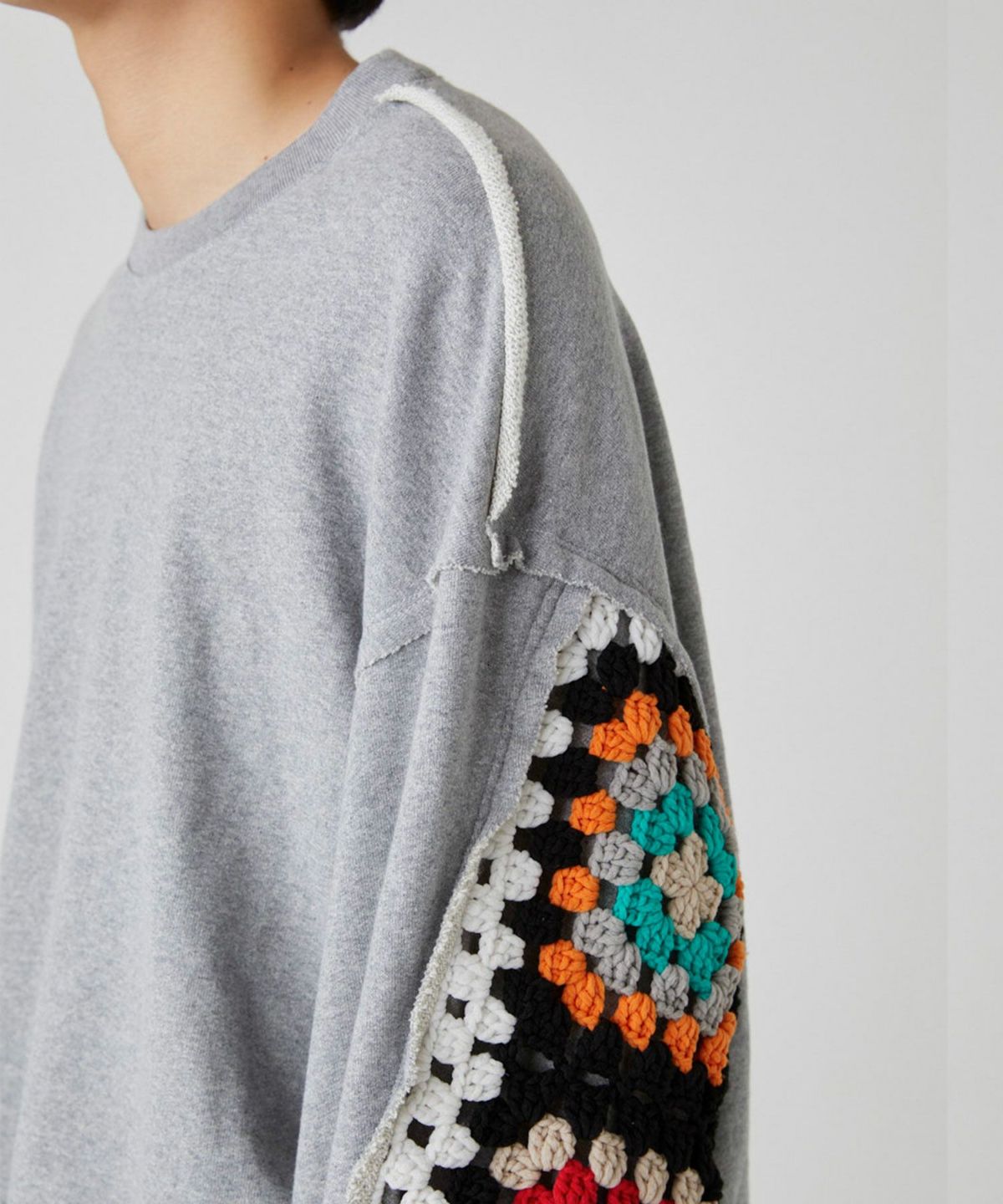 DISCOVERED] CROCHET SLEEVE SWEAT 〓予約販売・2024年1～2月頃お届け