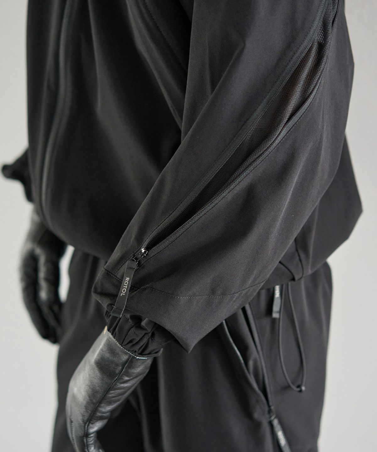 ROTOL] FULL ZIP TECH BLOUSON | OPENING ACT