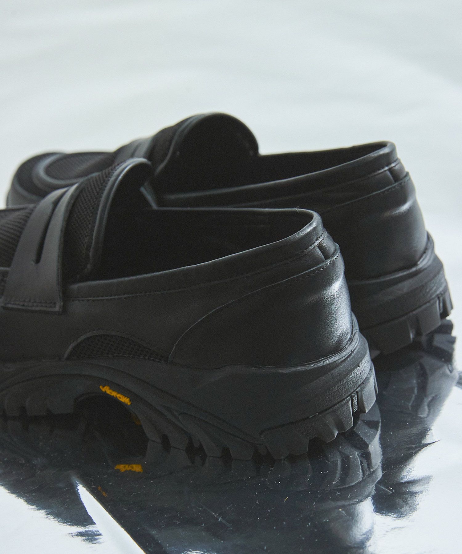 VIBRAM×OPENING ACT] ボリュームVIBRAMソールメッシュ×リアルレザー 