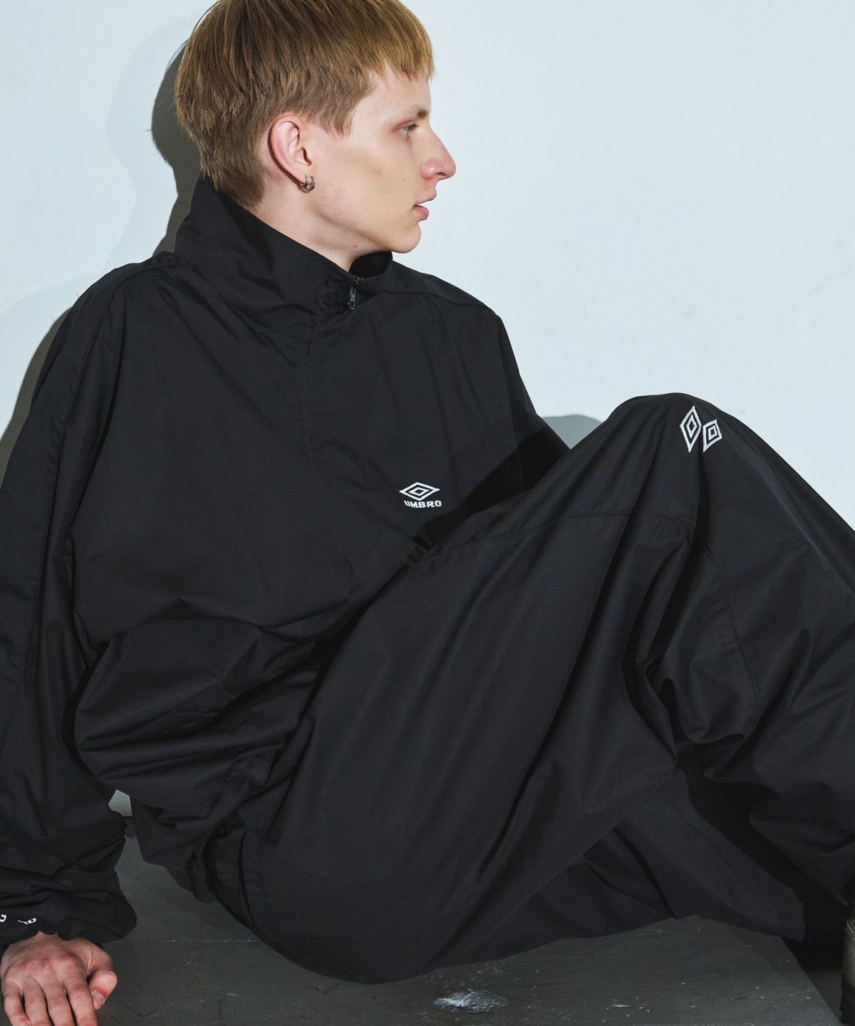 ITZAVIBE IBA23UHD16BK GO  SOCIETY フード集業ブラック IB UMBRO×OPENING ACT] Oversized Tracksuit Jacket 〓予約販売・10