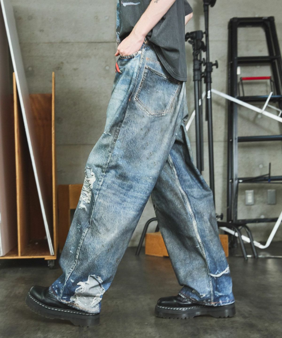 OPENING ACT] 総柄転写バギーシルエットデニムパンツ 〓予約販売・11月