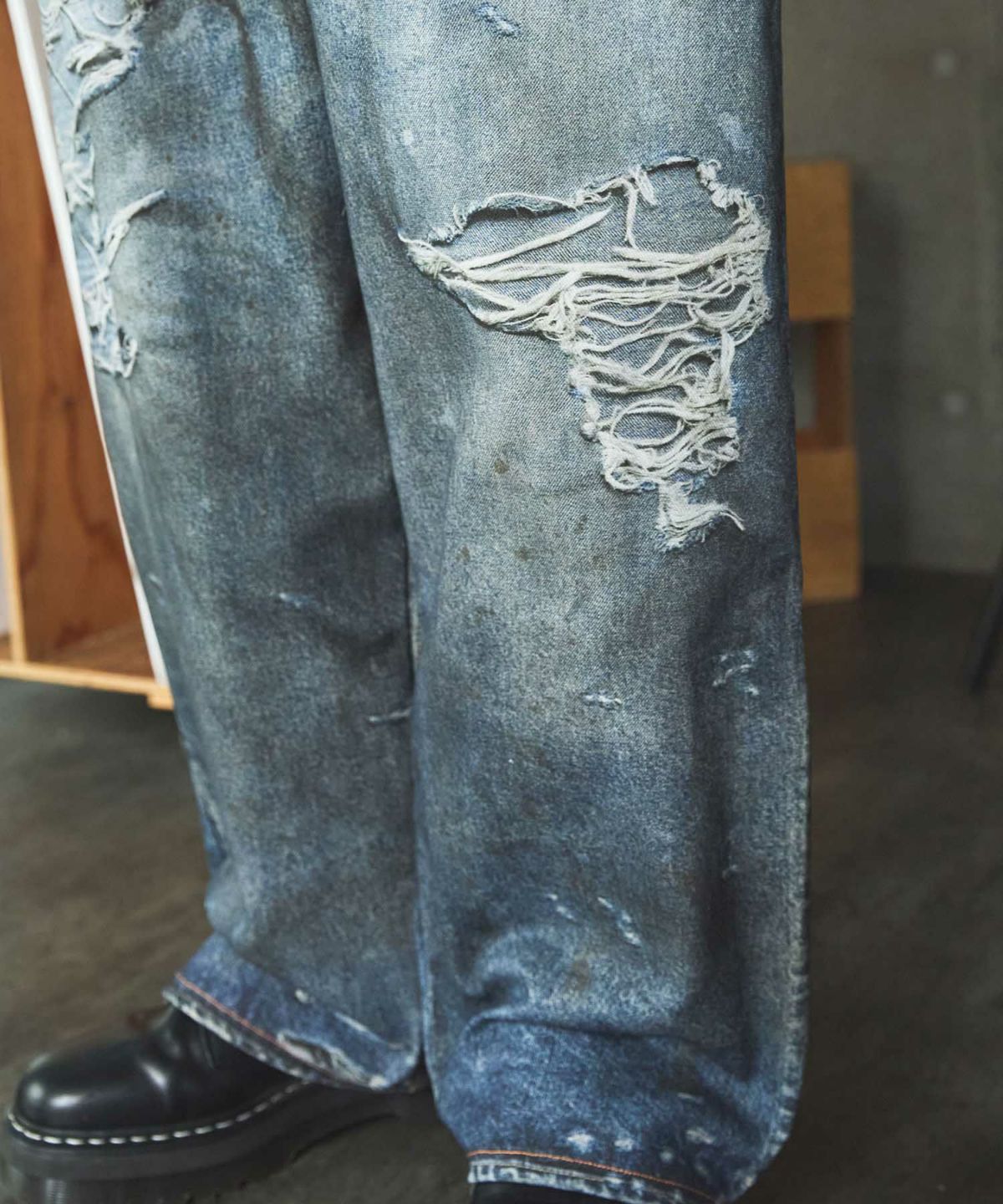 OPENING ACT] 総柄転写バギーシルエットデニムパンツ 〓予約販売・11月