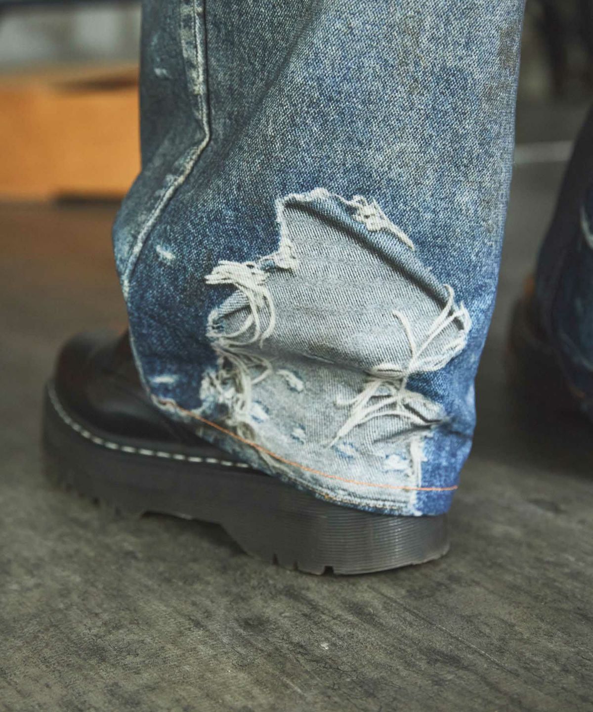 OPENING ACT] 総柄転写バギーシルエットデニムパンツ 〓予約販売・11月