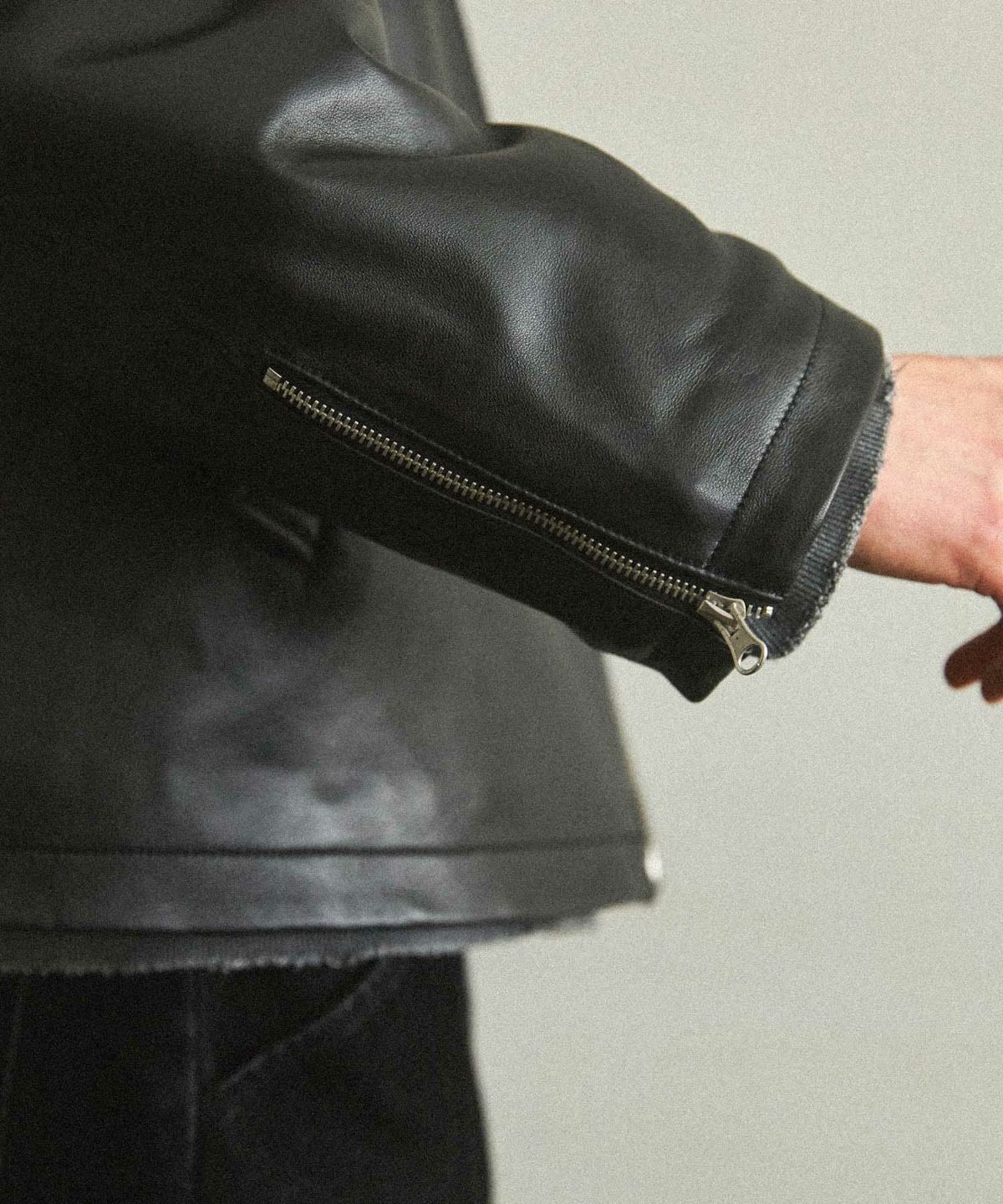 OPENING ACT] リアルレザームートンハイネックジャケット 〓予約