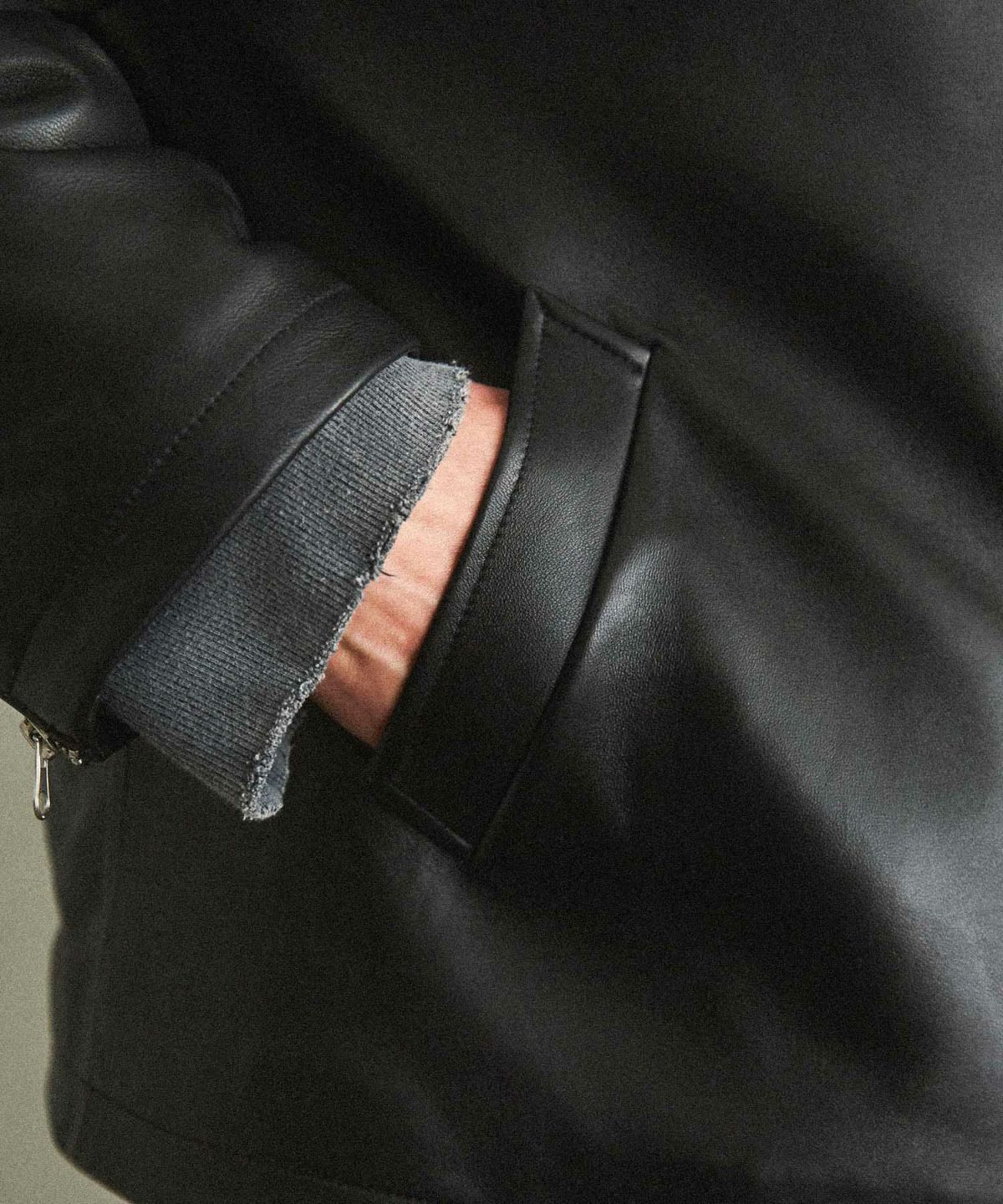 OPENING ACT] リアルレザームートンハイネックジャケット | OPENING ACT