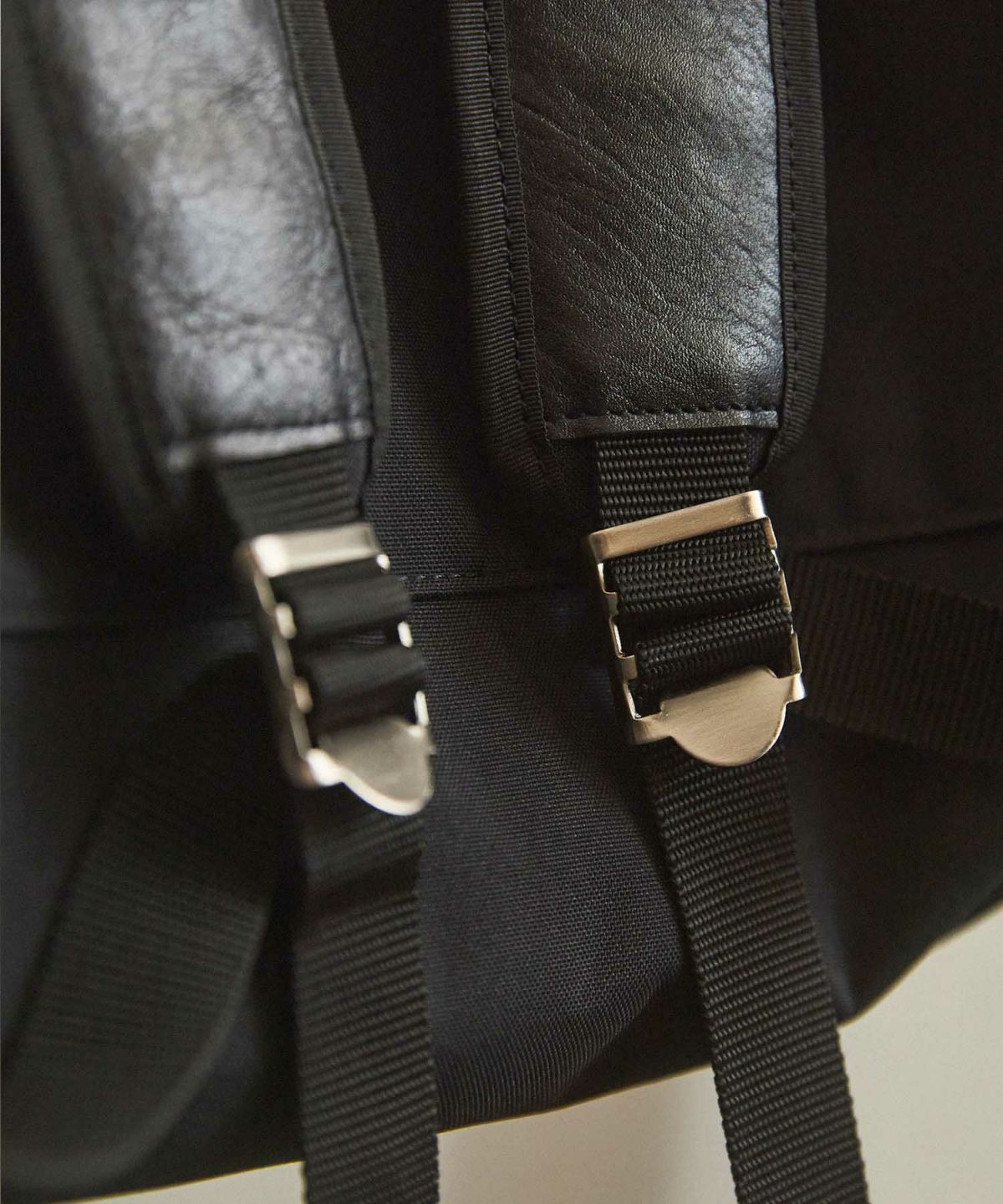 OPENING ACT] MADE in JAPAN レザーパーツシンプルバックパック