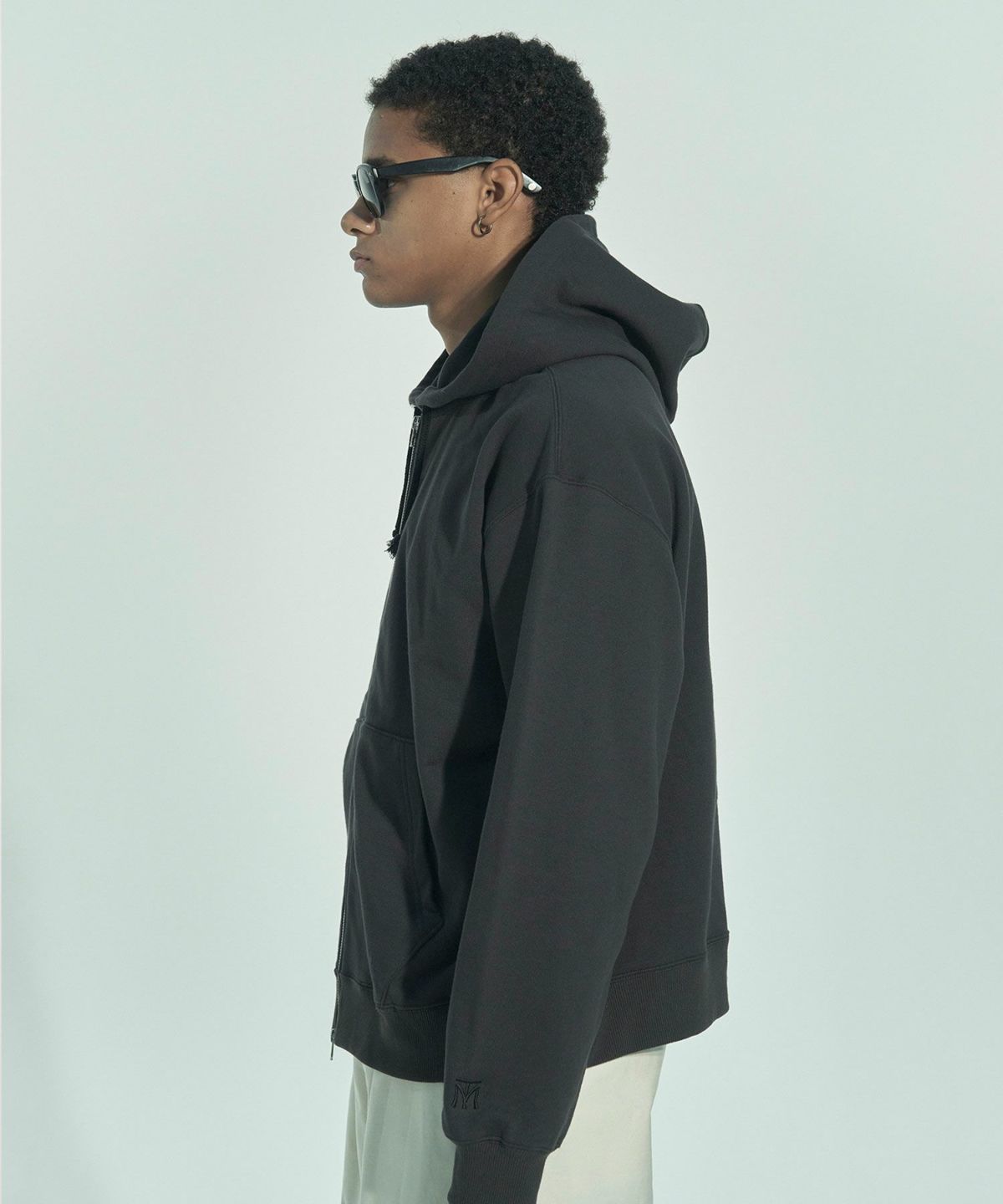 VICTIM] SHORT ZIP PARKA 〓予約販売・2026年2月頃お届け予定