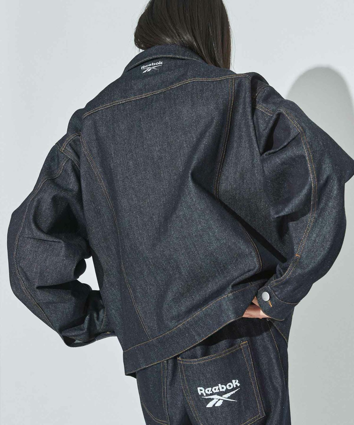 Reebok] デニムトラッカージップアップジャケット 〓予約販売・2026年3