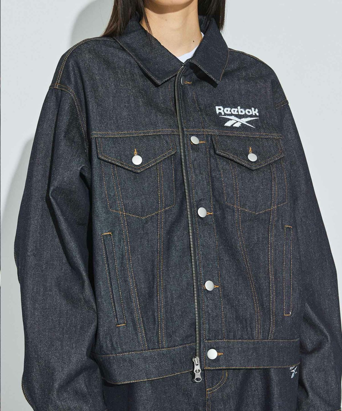 Reebok] デニムトラッカージップアップジャケット 〓予約販売・2026年3